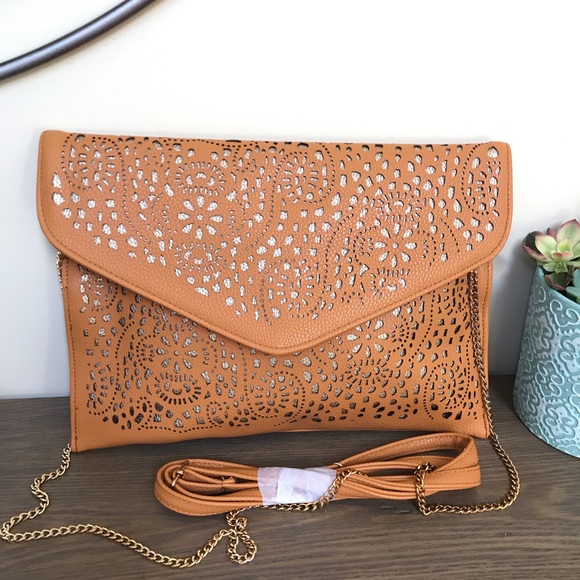 Lenox Handbags - 🔥NEW Toffee Envelope Handbag